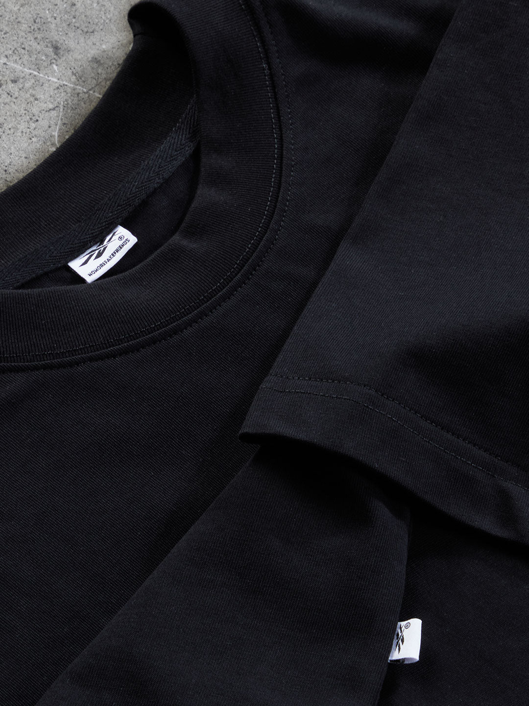 Perfect Black cropped tee