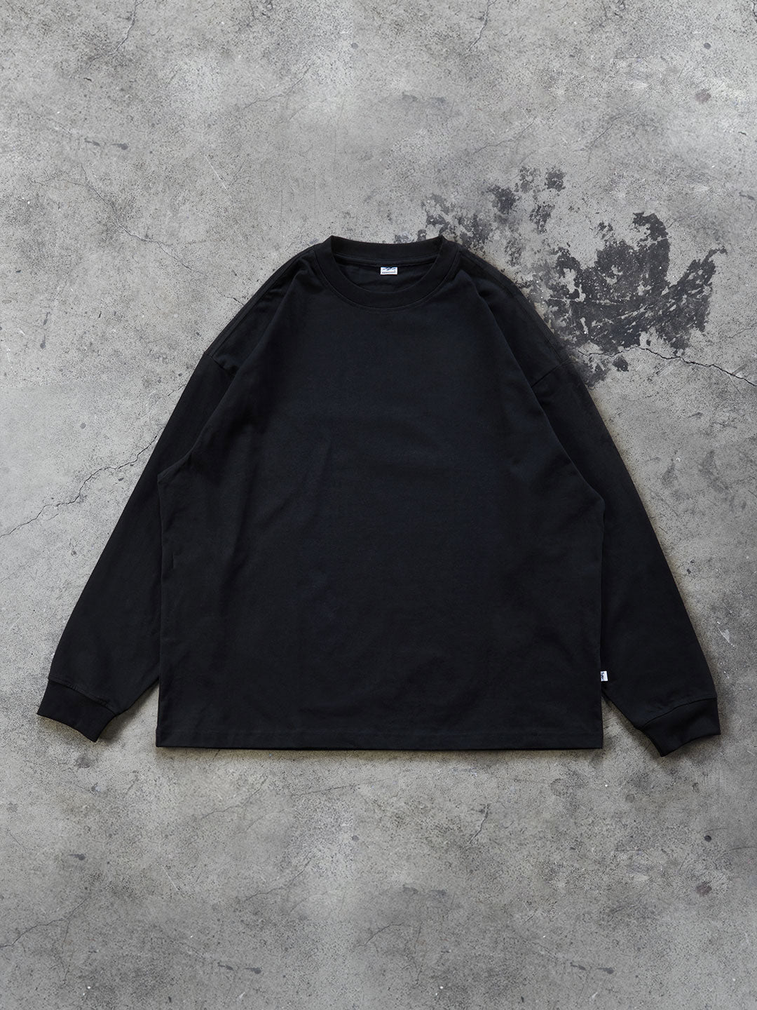 Perfect Black cropped long sleeve